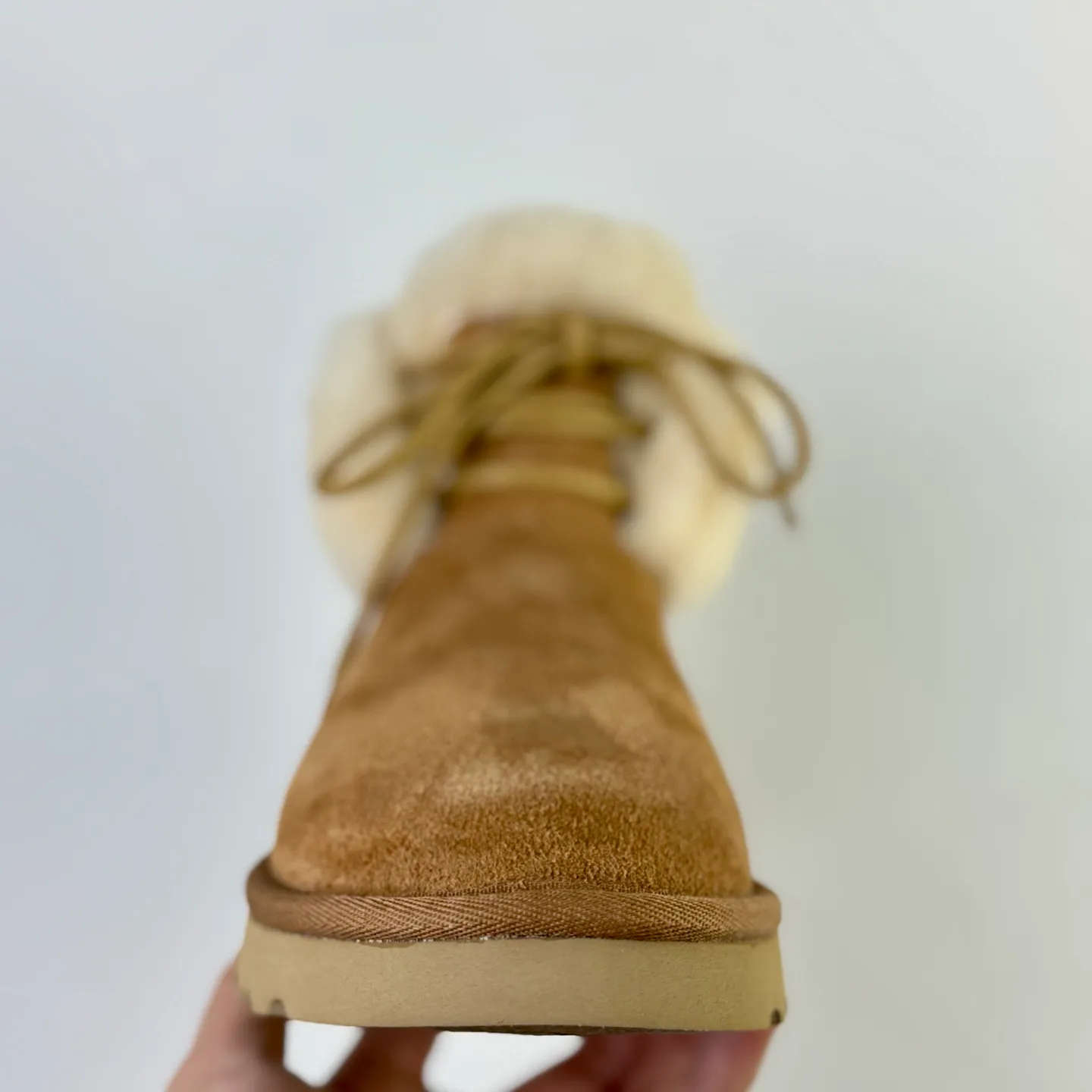The top version in Guangzhou has arrived. Local 💰600 UGG Classic Novelty comfortable and fashionable snow boots for women. Maroon color has arrived.